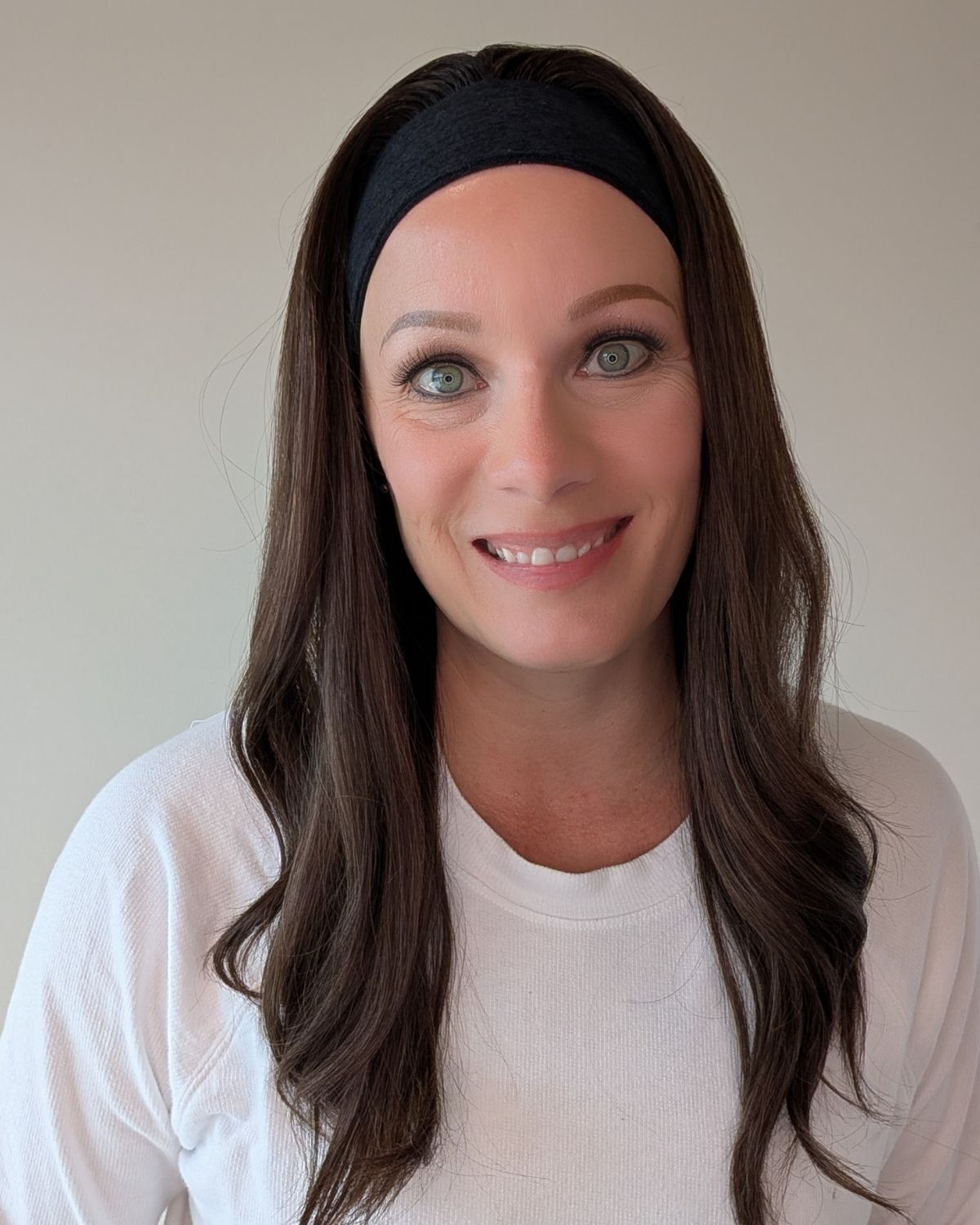sport wig dark brown with blonde highlights