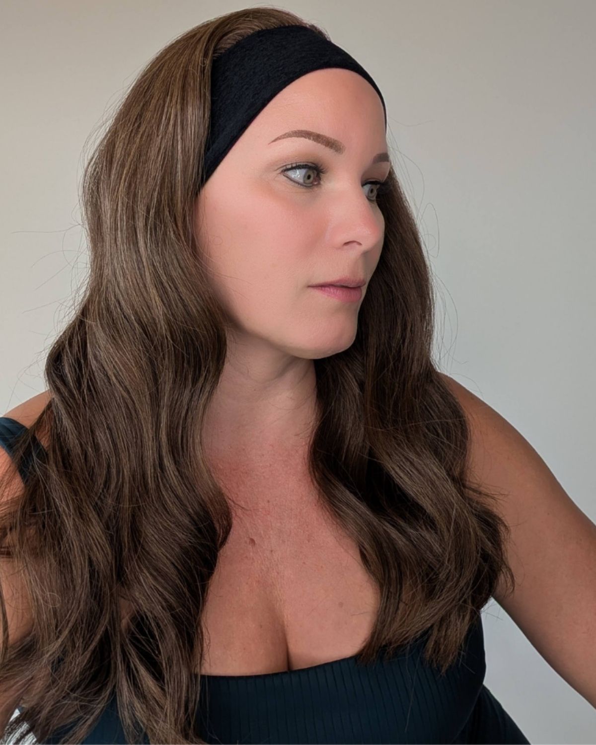sport wig dark brown with blonde highlights