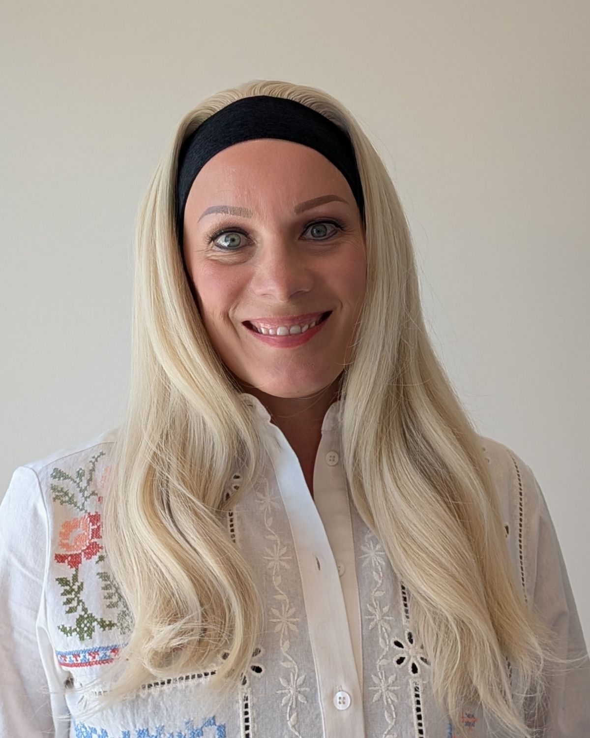 sport wig white blonde