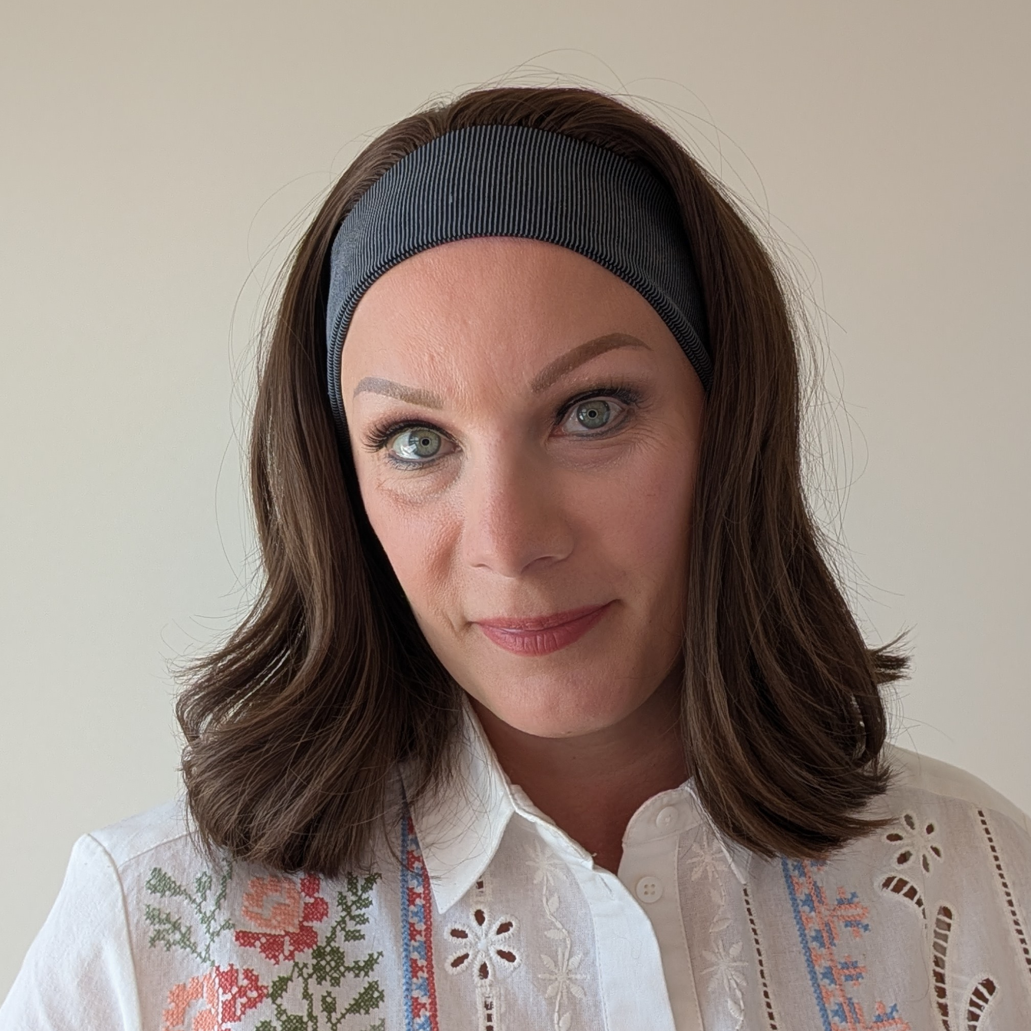 medium brown bob headband wig 